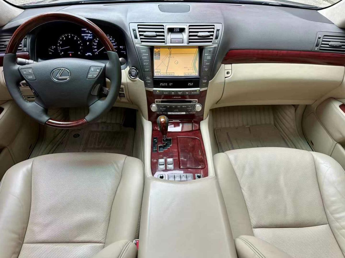 雷克薩斯 LS  2010款 LS460L 4.6 加長(zhǎng)版圖片