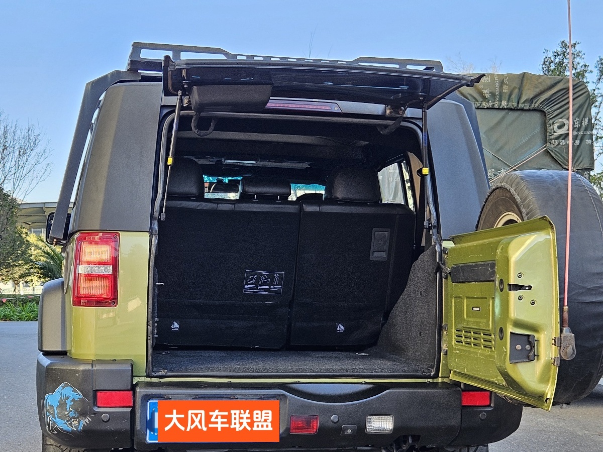 北京 BJ40  2016款 40L 2.0T 手動四驅尊貴版圖片