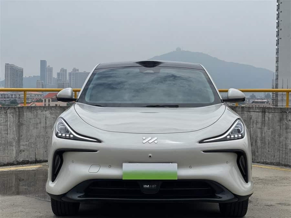 智己 智己LS6  2023款 Max 標(biāo)準(zhǔn)版圖片