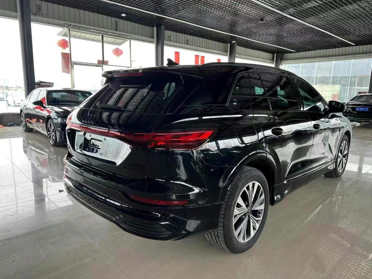 奧迪 奧迪Q5 e-tron  2024款 50 e-tron quattro 光耀型 機甲套裝圖片