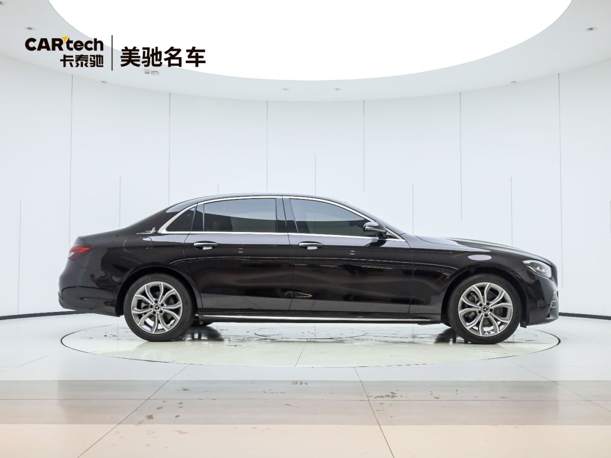 奔驰 奔驰E级  2023款 E 300 L 运动豪华型图片