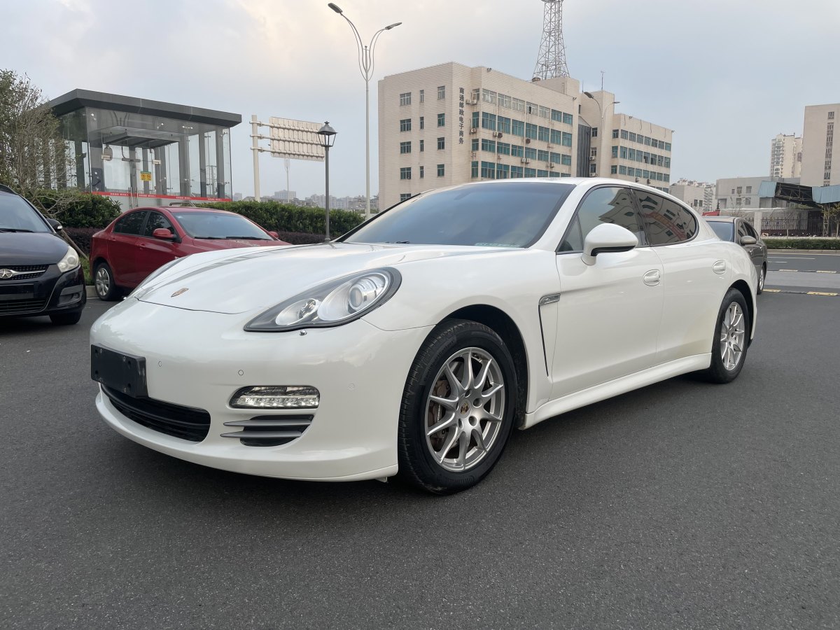 保時(shí)捷 Panamera  2013款 Panamera 4 Platinum Edition 3.6L圖片