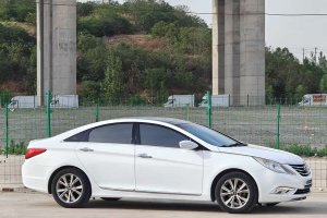 索納塔 現(xiàn)代 2.0L 自動豪華版