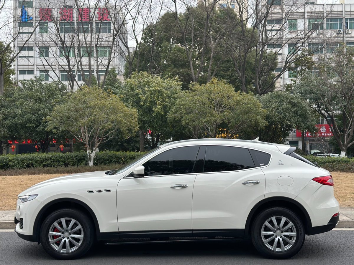 瑪莎拉蒂 Levante  2018款 3.0T 經(jīng)典版圖片