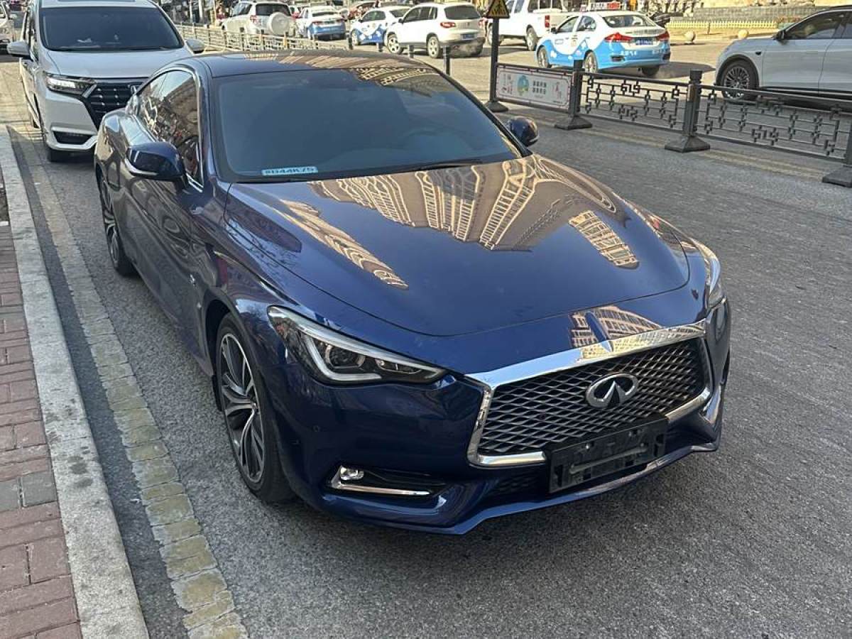 英菲尼迪 Q60  2017款 2.0T 豪華版圖片