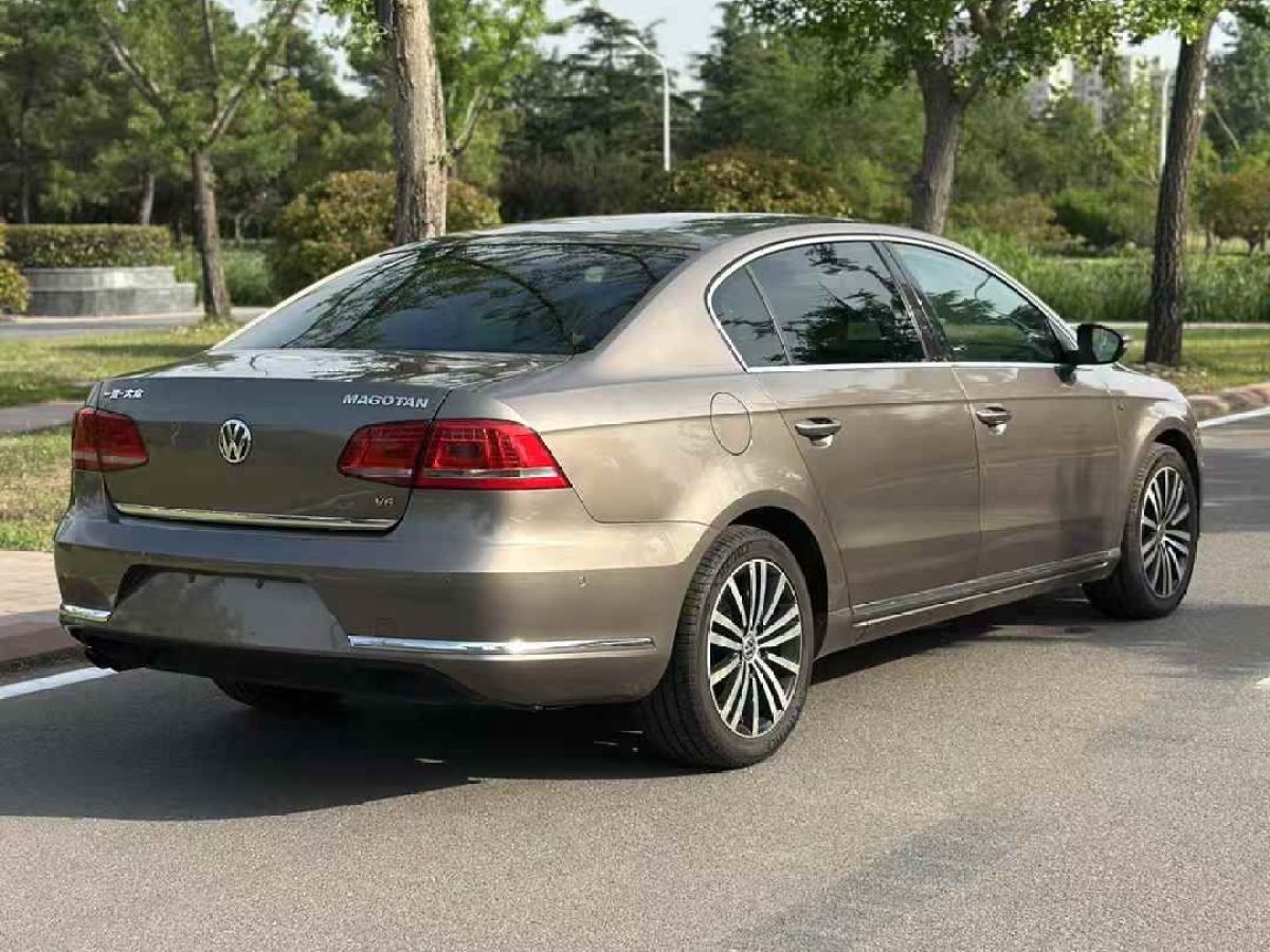 大眾 輝騰  2014款 3.0L 商務(wù)型圖片