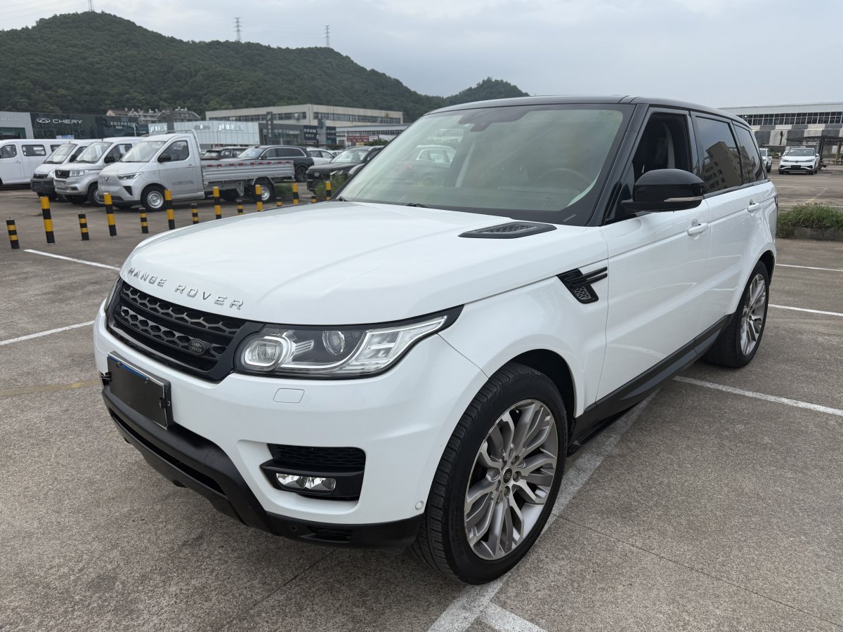 路虎 攬勝運(yùn)動版  2015款 3.0 V6 SC HSE DYNAMIC圖片