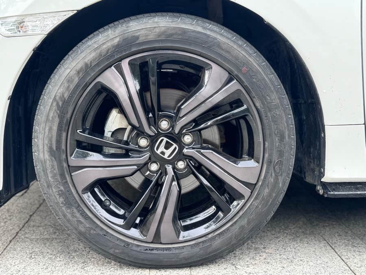 本田 思域  2021款 HATCHBACK 220TURBO CVT潮酷控圖片