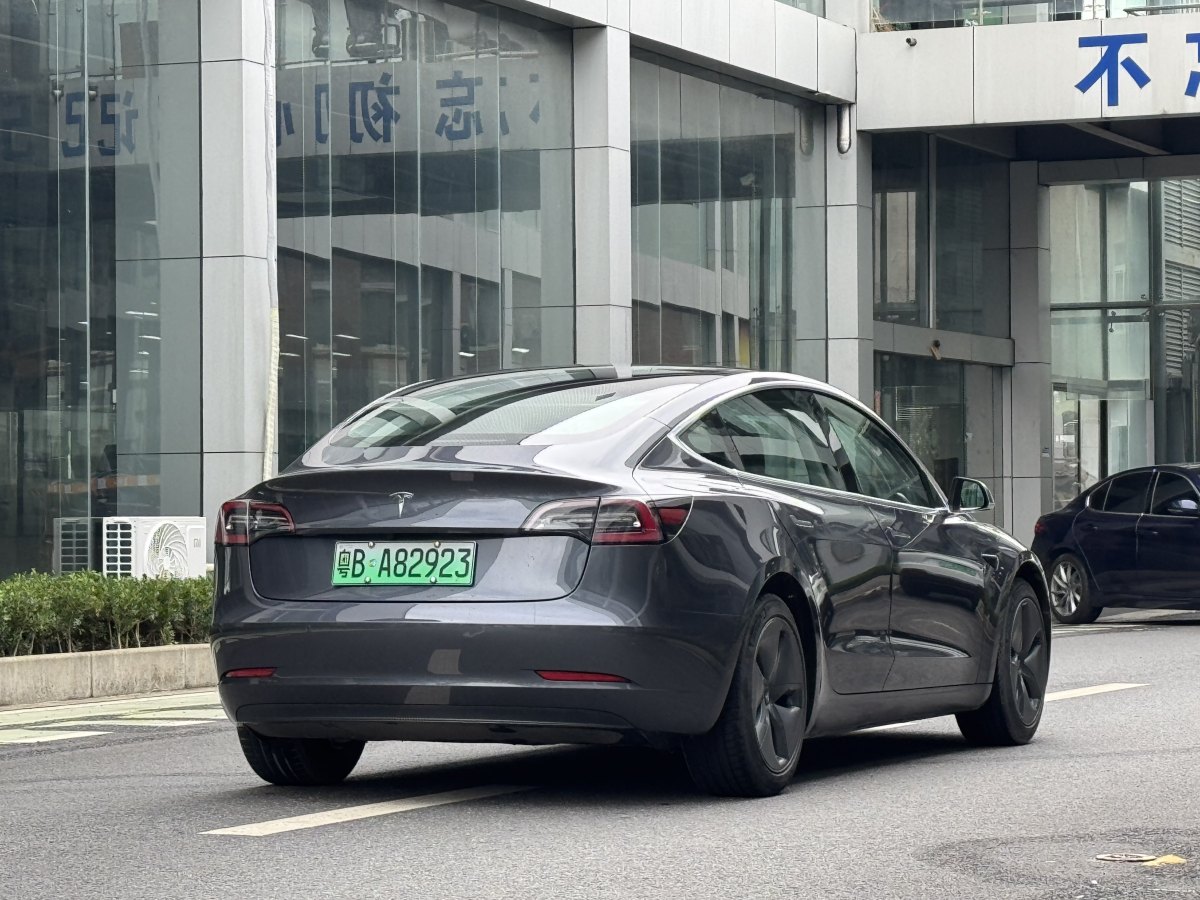 特斯拉 Model 3  2019款 標準續(xù)航后驅(qū)升級版圖片