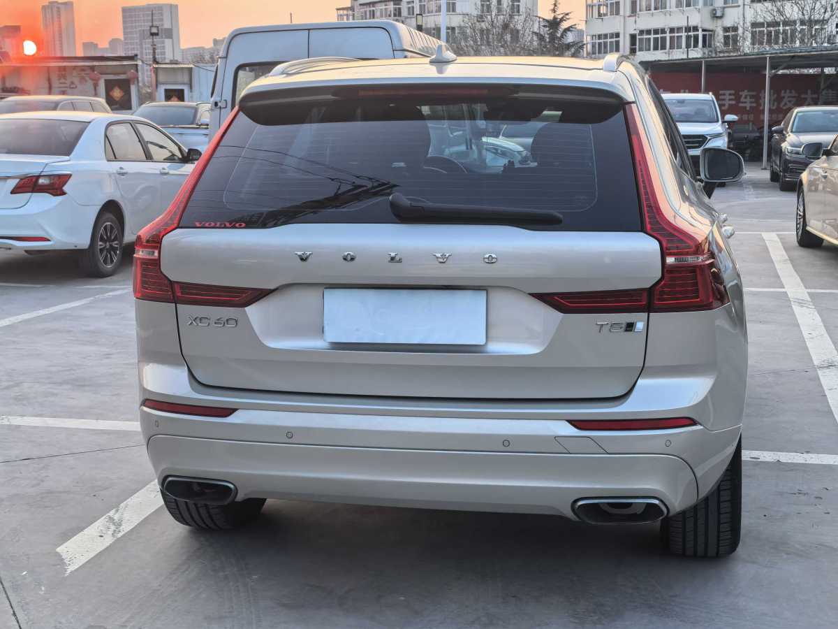 2019年1月沃爾沃 XC60  2019款  T5 四驅(qū)智遠(yuǎn)版 國(guó)VI