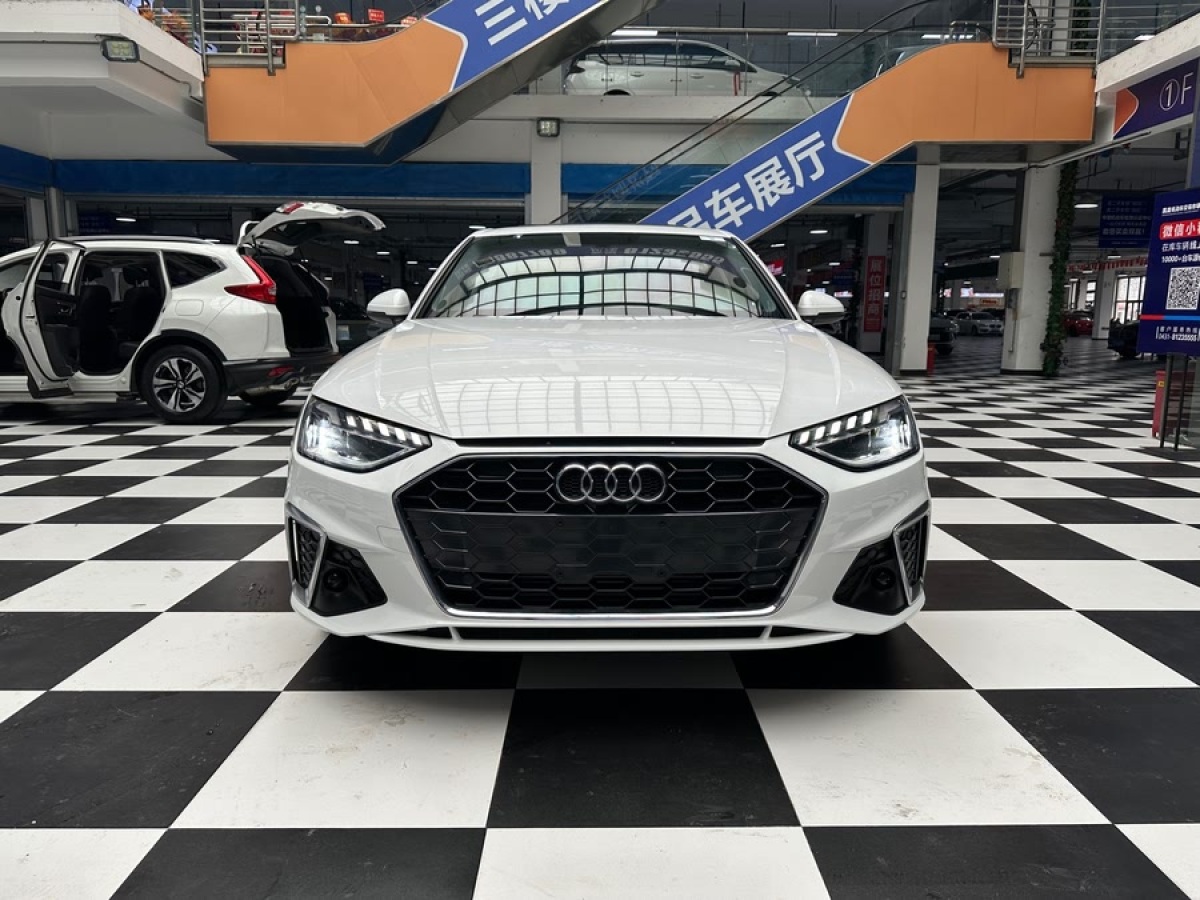 奧迪 奧迪A4L  2020款 40 TFSI 豪華動感型圖片