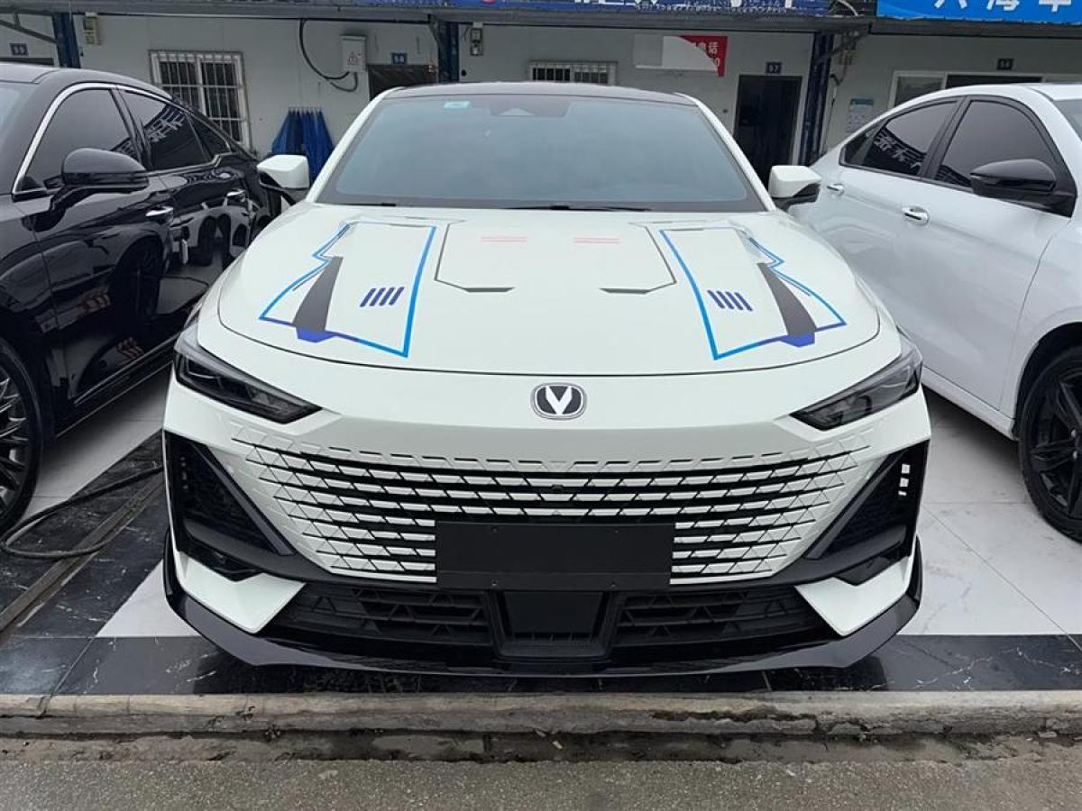 長(zhǎng)安 長(zhǎng)安UNI-V  2023款 1.5T 運(yùn)動(dòng)版圖片