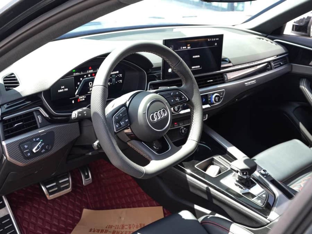 奧迪 奧迪A4L  2024款 40 TFSI quattro RS套件燃速型圖片