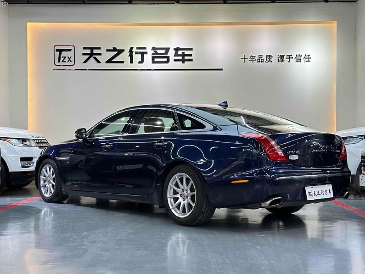 捷豹 XJ  2015款 XJL 3.0 SC 兩驅(qū)全景商務(wù)版圖片