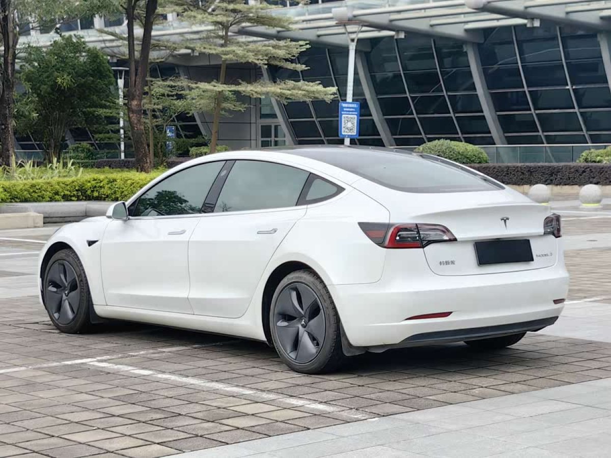 特斯拉 Model 3  2021款 改款 標(biāo)準(zhǔn)續(xù)航后驅(qū)升級(jí)版圖片