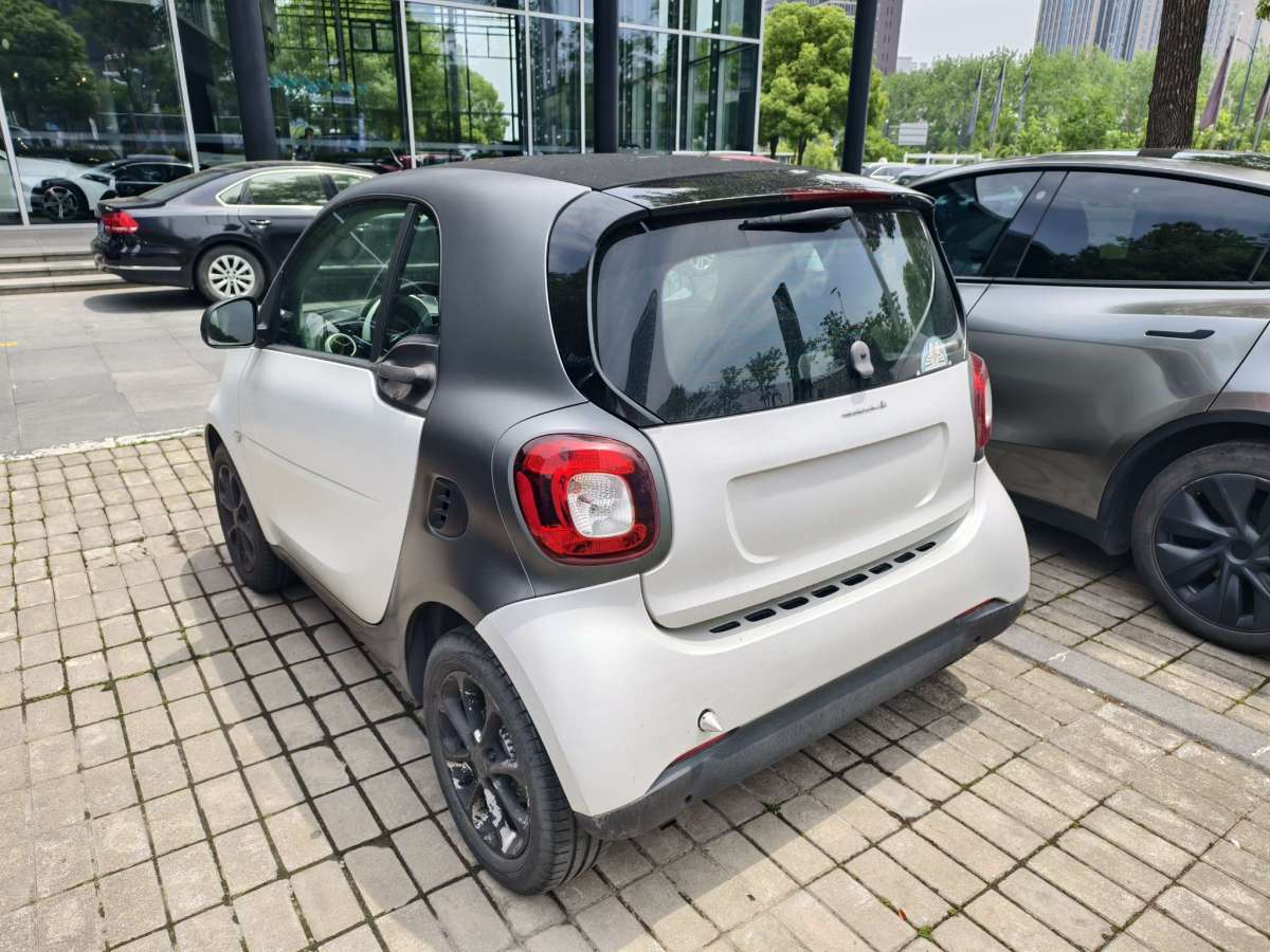 smart fortwo  2018款 1.0L 52千瓦硬頂靈動(dòng)版圖片