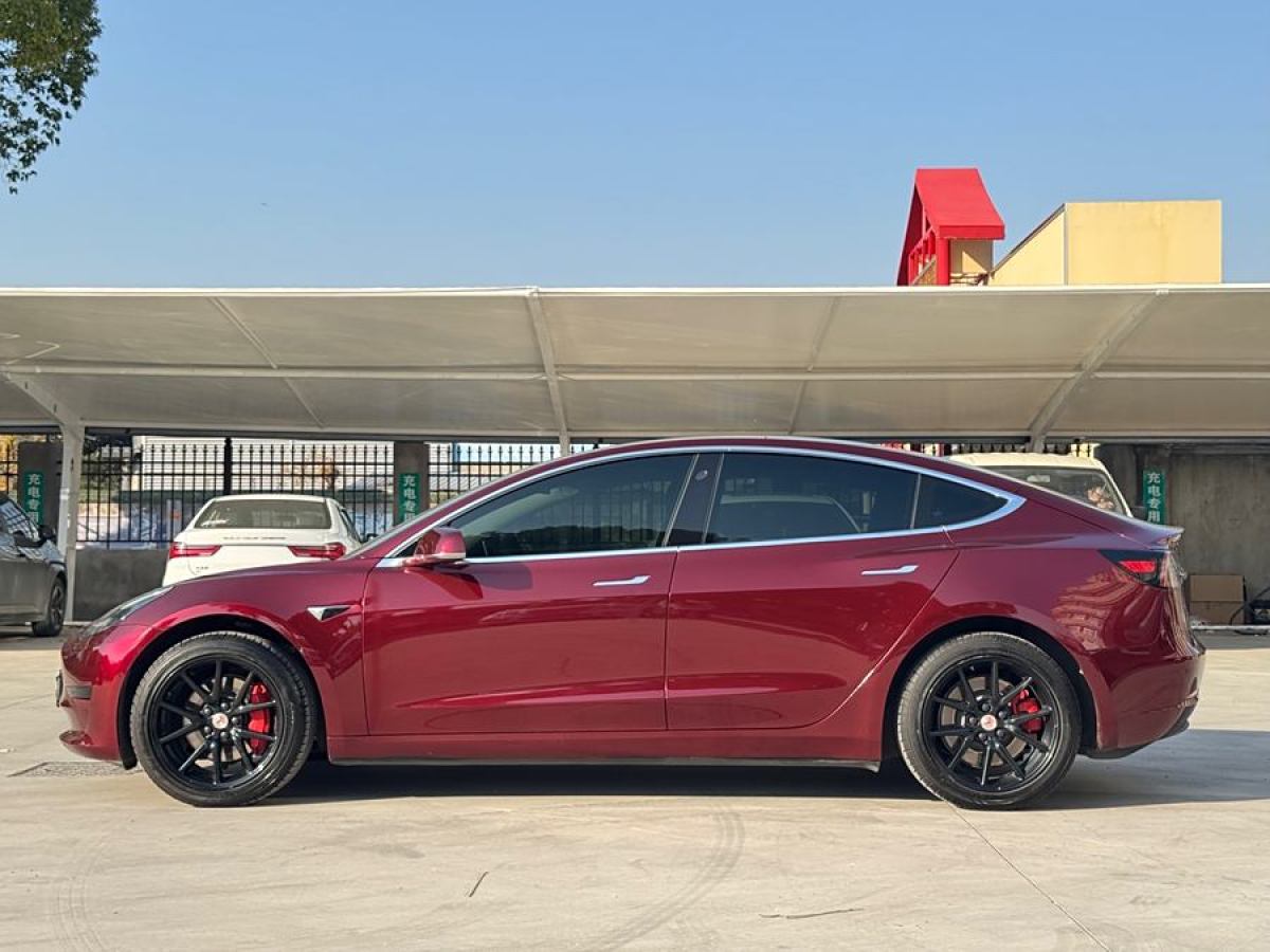 特斯拉 Model 3  2019款 標(biāo)準(zhǔn)續(xù)航后驅(qū)升級(jí)版圖片