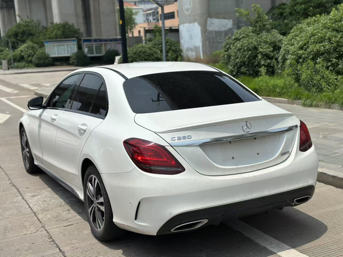 奔馳 奔馳C級(jí) C 260 短軸運(yùn)動(dòng)版圖片