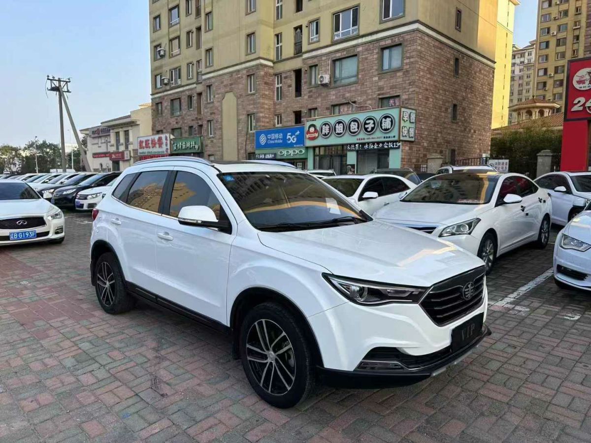 奔騰 X40  2017款 1.6L 自動豪華型圖片