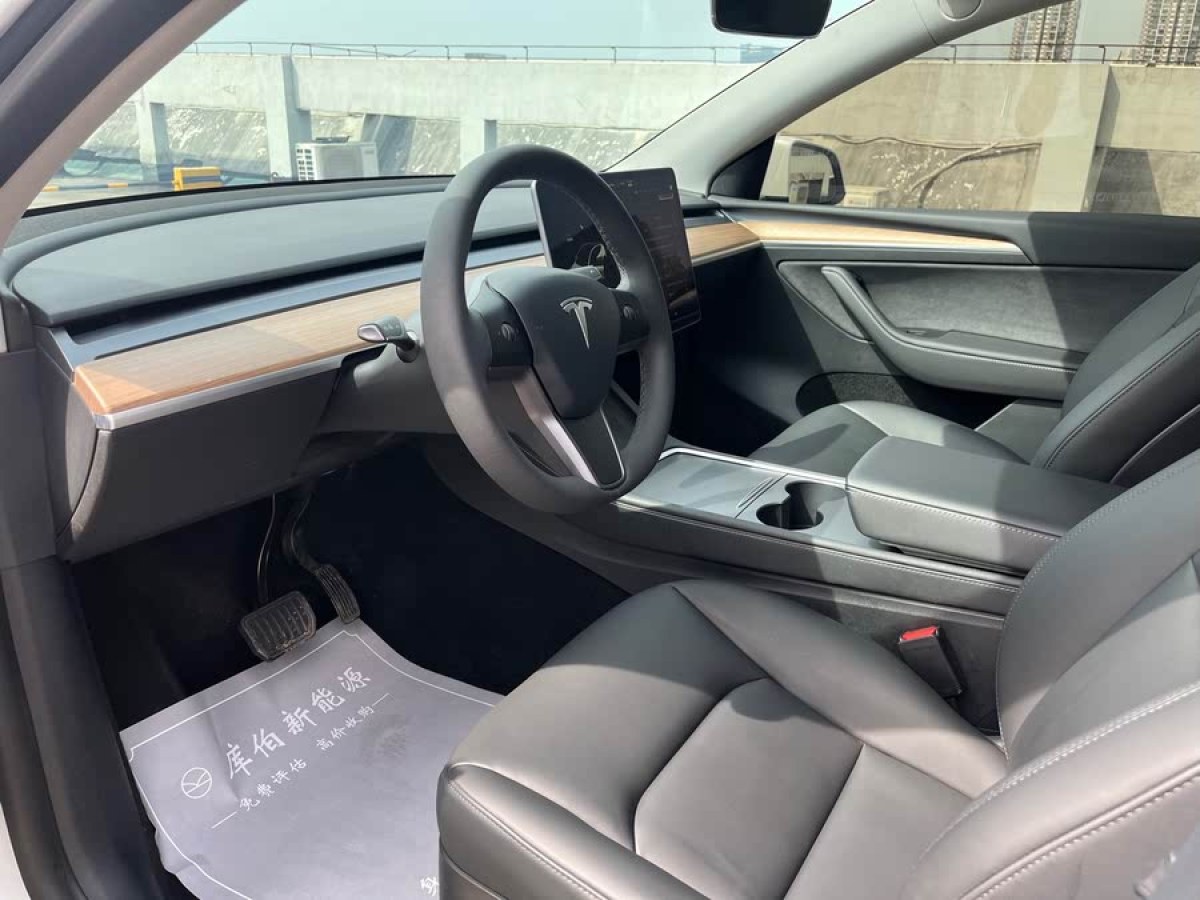 特斯拉 Model Y  2021款 改款 長(zhǎng)續(xù)航全輪驅(qū)動(dòng)版圖片