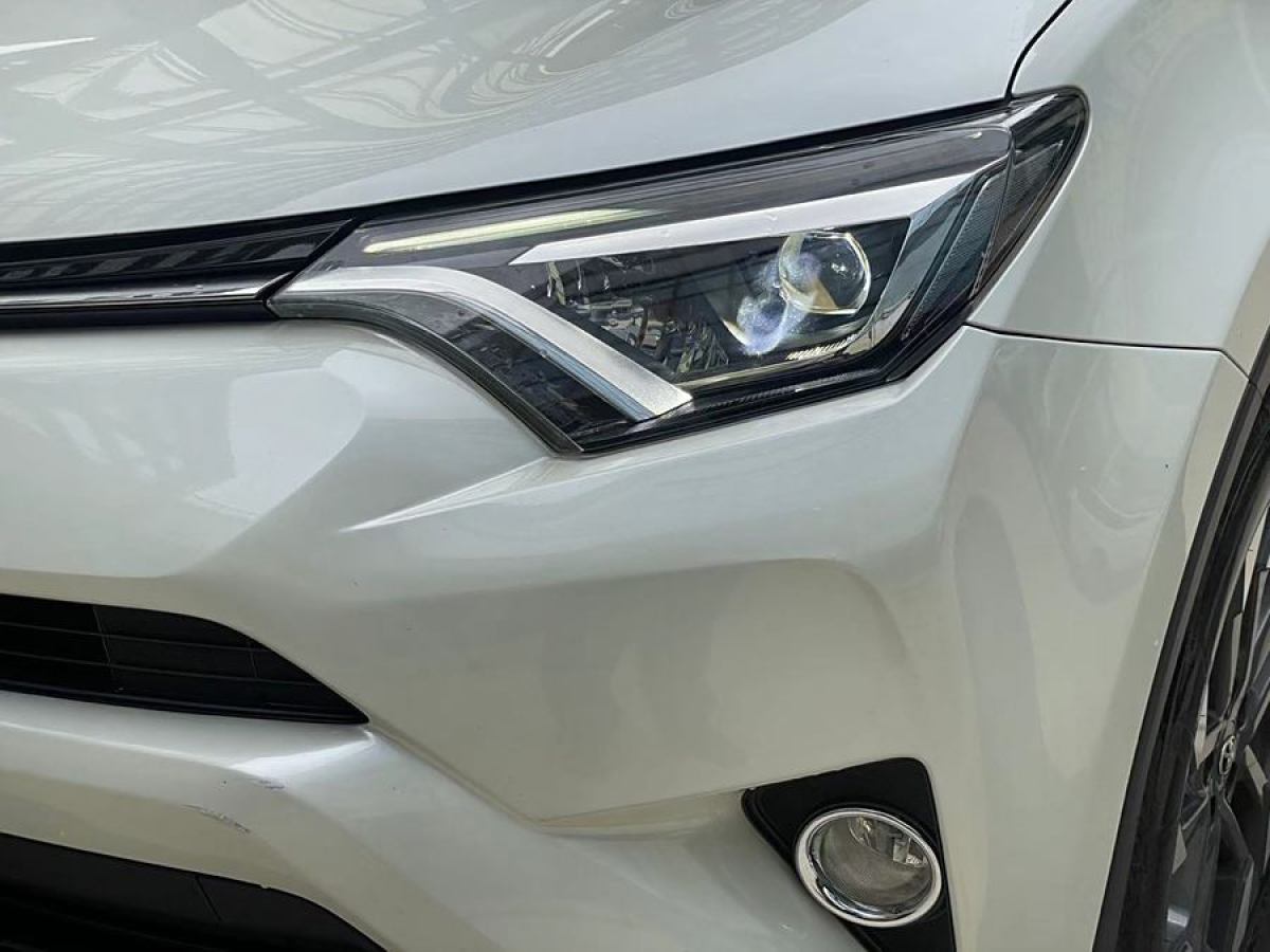 2018年7月豐田 RAV4榮放  2018款 2.5L 自動(dòng)四驅(qū)精英i版