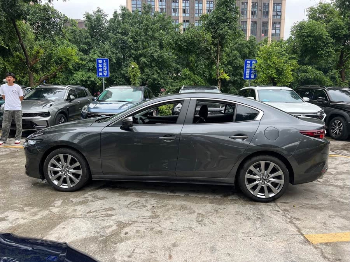 馬自達(dá) 馬自達(dá)3 Axela昂克賽拉  2022款 2.0L 自動(dòng)質(zhì)雅版圖片