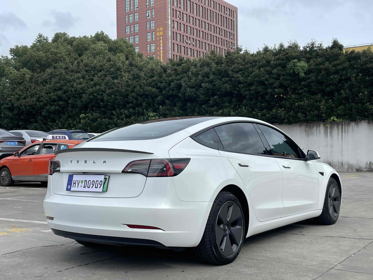 特斯拉 Model 3  2022款 改款 后輪驅(qū)動版圖片