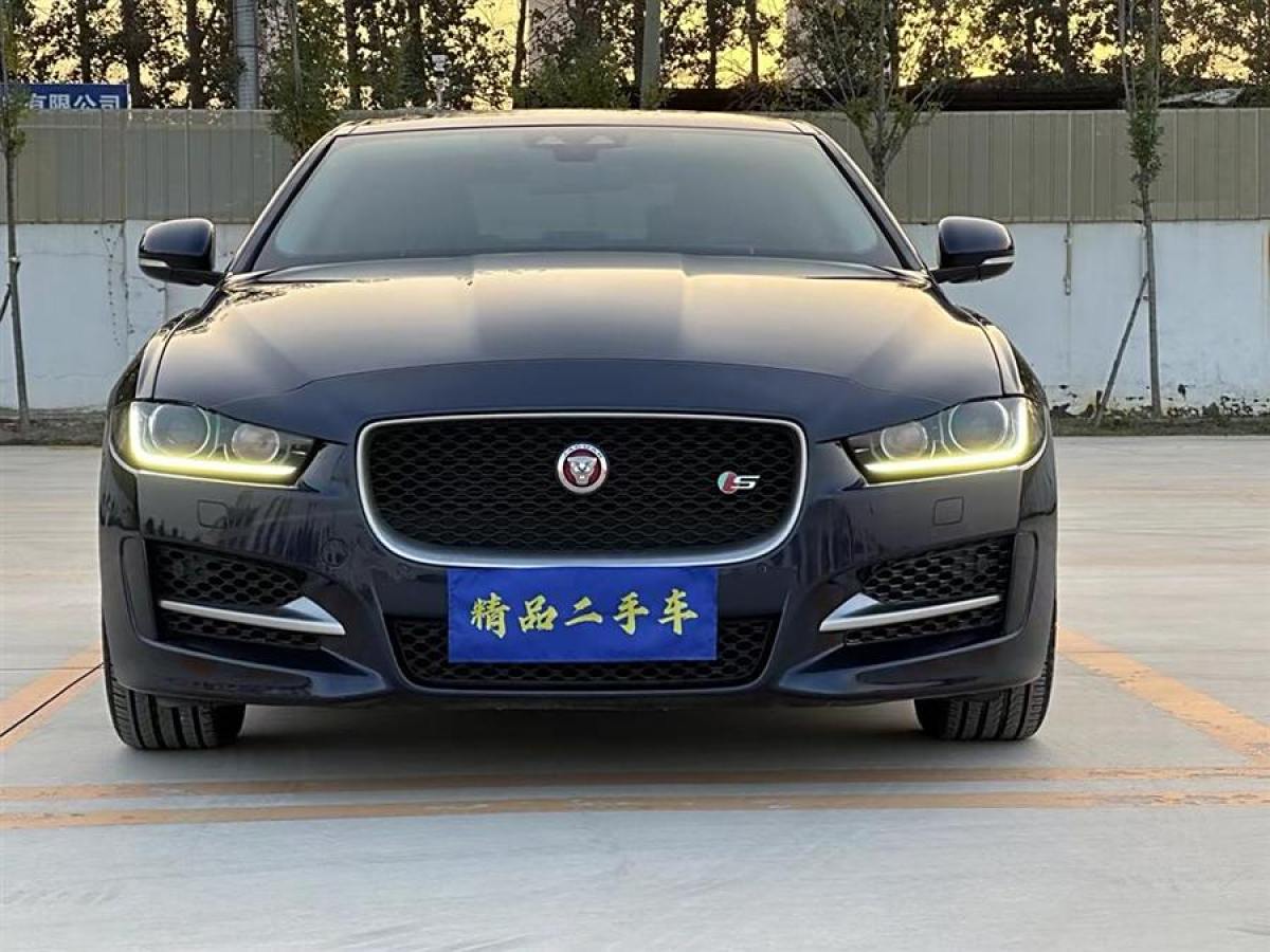 捷豹 XE  2018款 2.0T 200PS 兩驅(qū)R-Sport運(yùn)動(dòng)版圖片