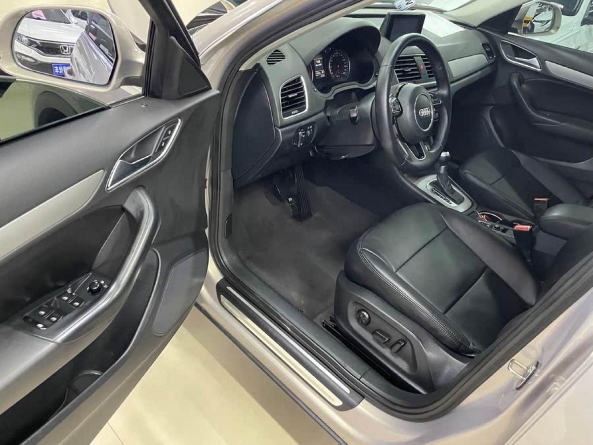 奧迪 奧迪Q3  2015款 30 TFSI 進(jìn)取型圖片