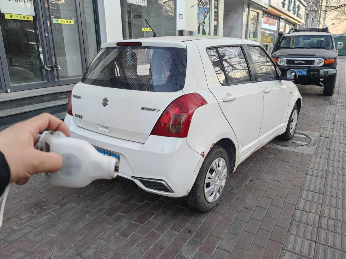 鈴木 雨燕  2014款 1.3L 手動標準型圖片