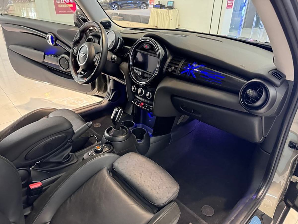 MINI MINI  2019款 2.0T COOPER S 藝術家圖片