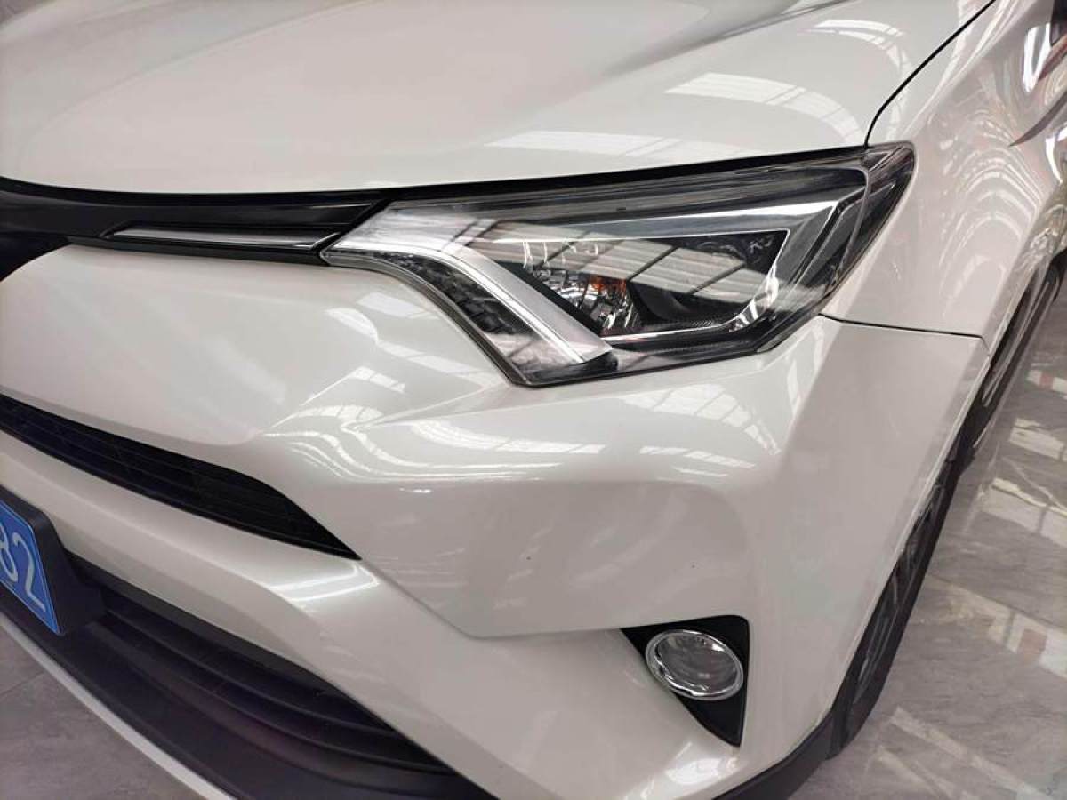 豐田 RAV4榮放  2018款 2.5L 自動四驅(qū)精英i版圖片