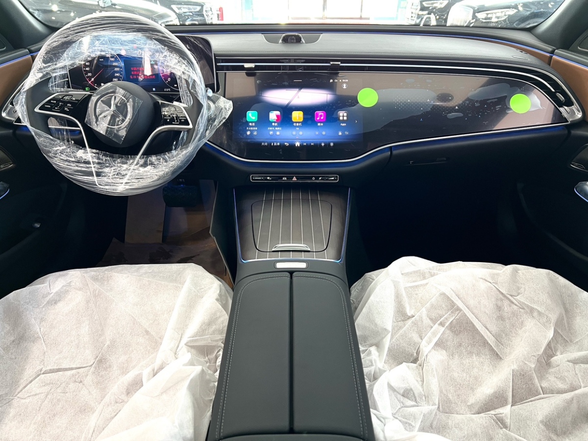 奔驰E级 2025款 E 300 L 豪华型图片