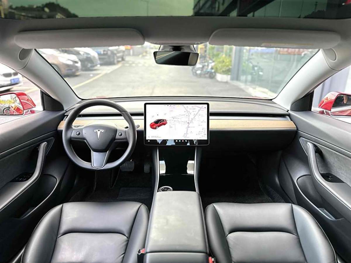 特斯拉 Model 3  2019款 標(biāo)準(zhǔn)續(xù)航后驅(qū)升級版圖片