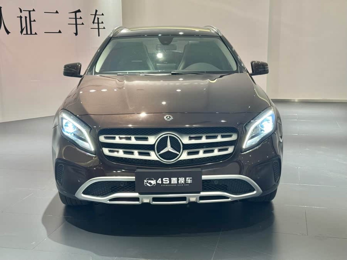 奔馳 奔馳GLA  2018款 GLA 200 時(shí)尚型圖片