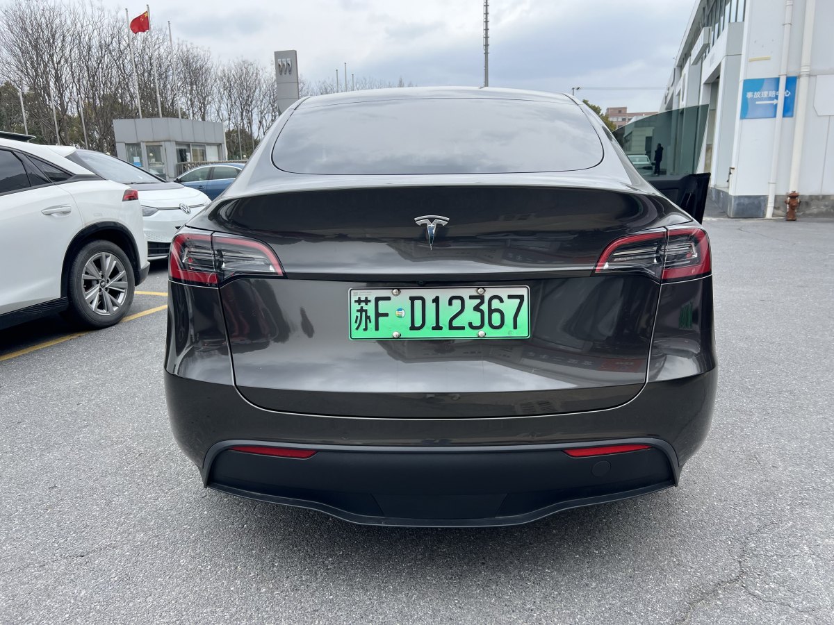 特斯拉 Model 3  2021款 改款 標(biāo)準(zhǔn)續(xù)航后驅(qū)升級版圖片