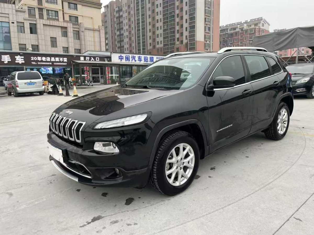 Jeep 自由光  2016款 2.4L 專業(yè)版圖片