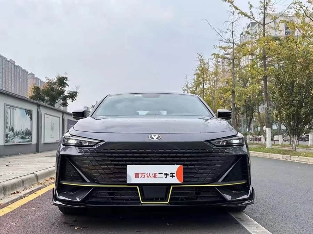 長安 長安UNI-V  2023款 1.5T 尊貴型圖片