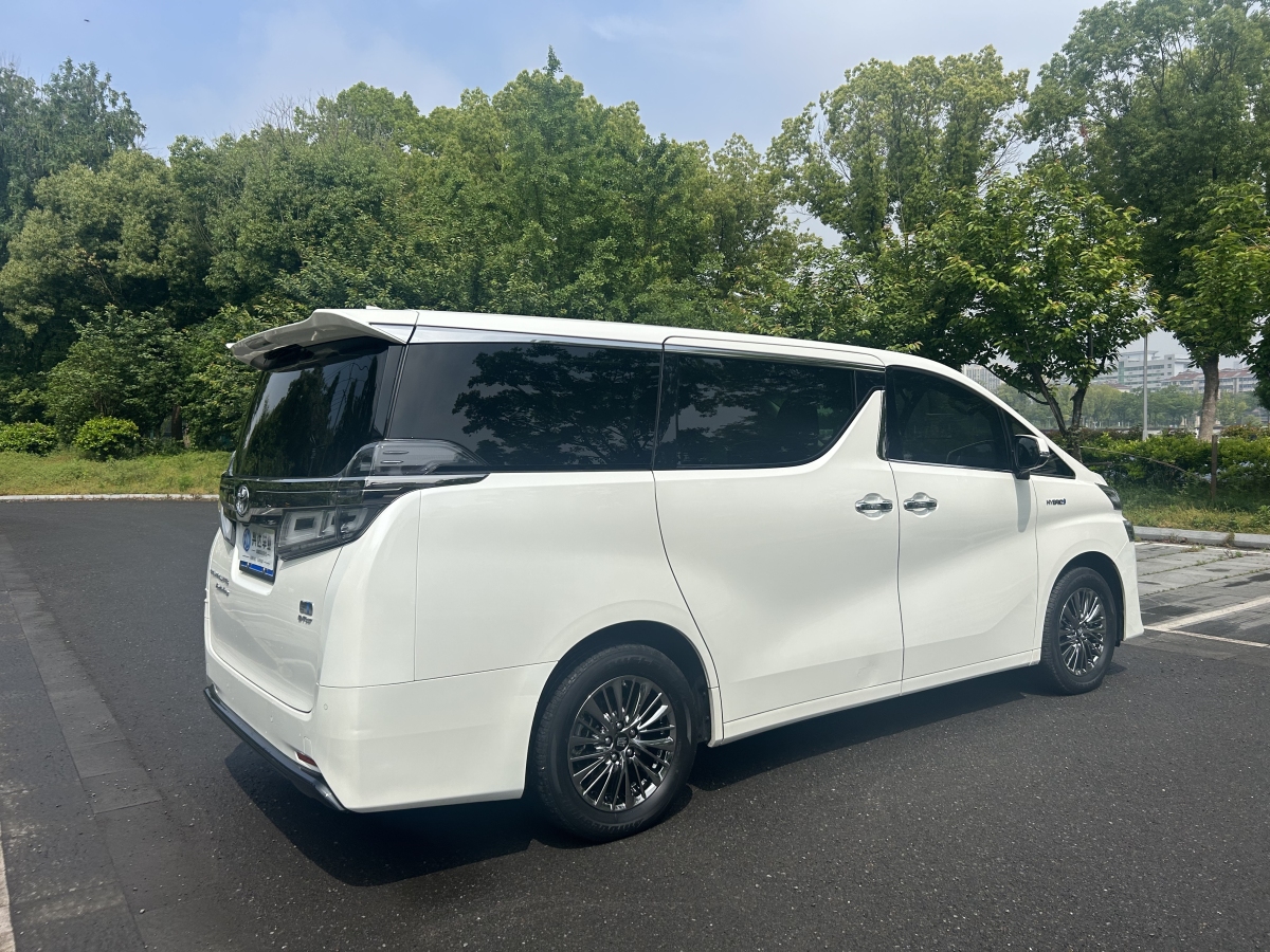 丰田 威尔法  2021款 皇冠 双擎 2.5L HV尊贵版图片