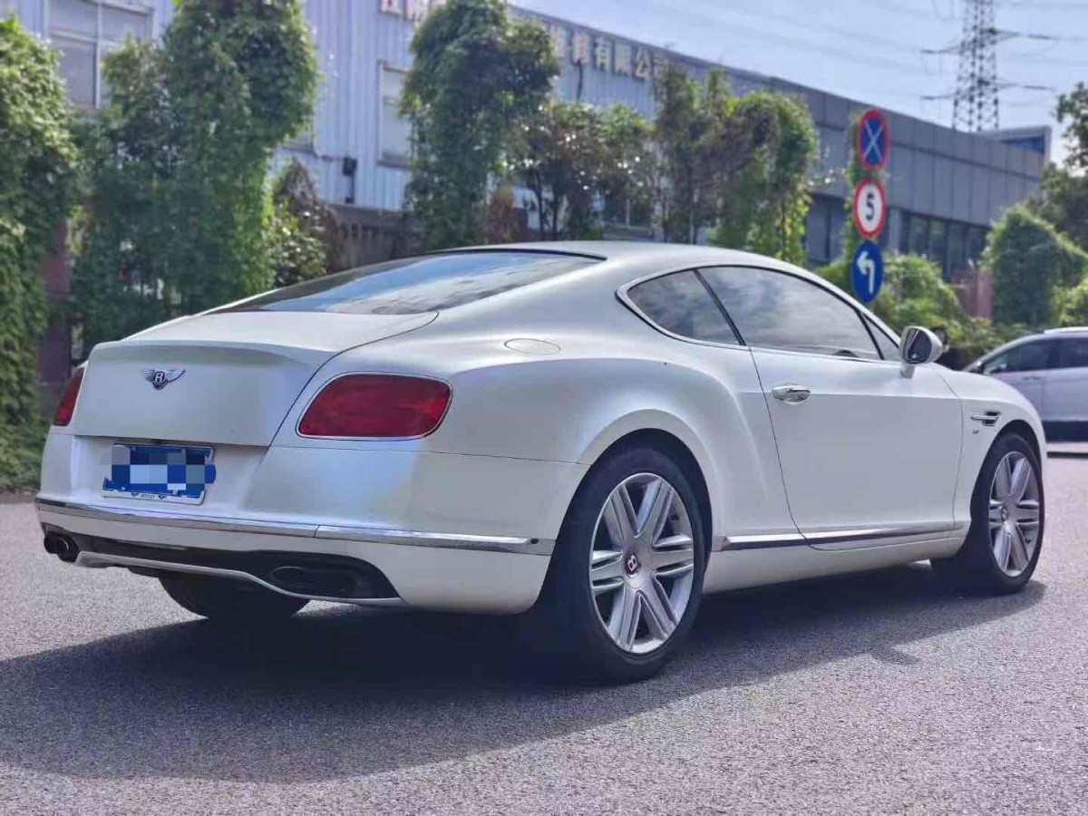 賓利 歐陸  2017款 4.0T GT V8 標(biāo)準(zhǔn)版圖片