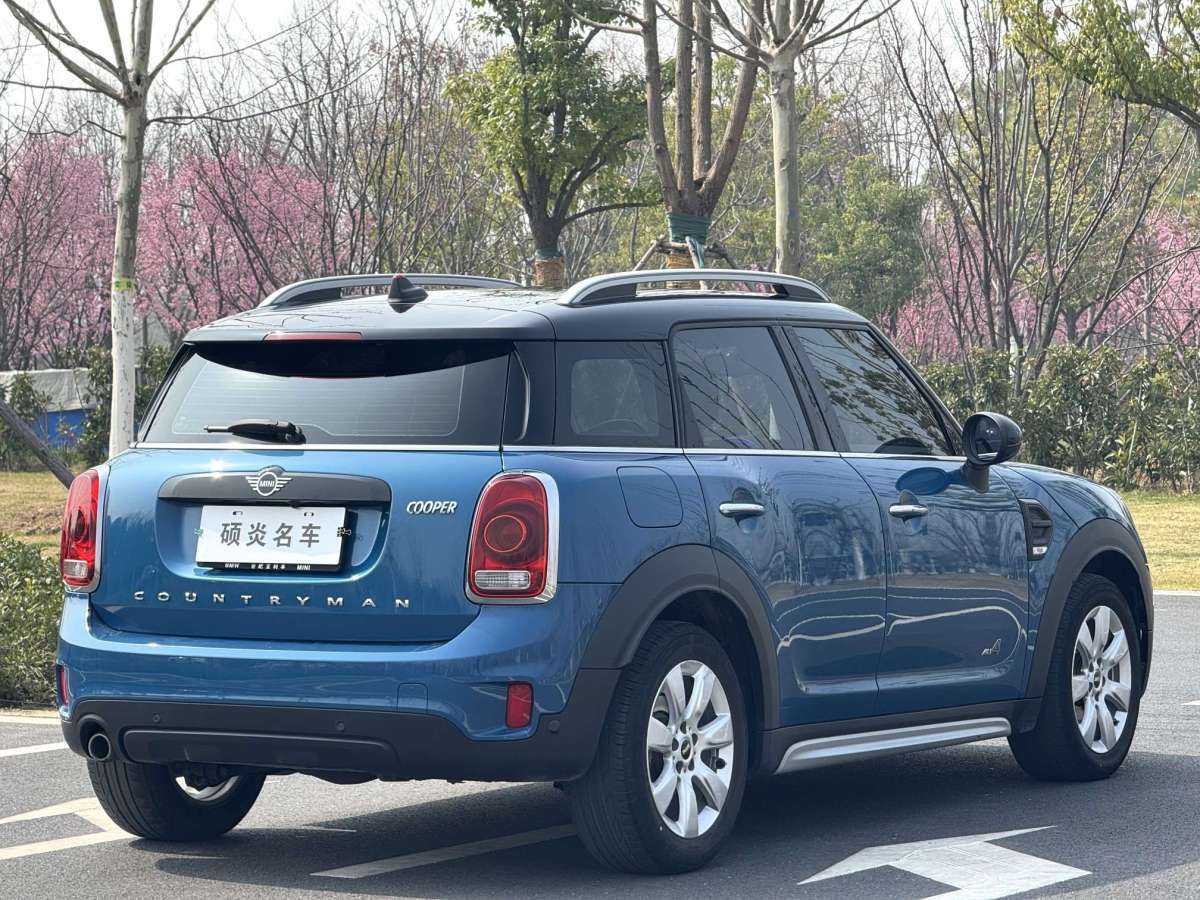 2019年8月MINI COUNTRYMAN  2019款 1.5T COOPER ALL4 經(jīng)典派周末旅行版