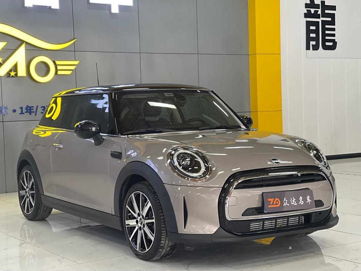 MINI MINI  2023款 改款 1.5T COOPER 藝術(shù)家圖片