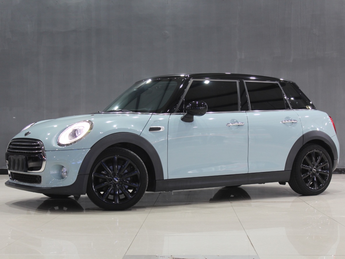 2018年1月MINI MINI  2017款 1.5T COOPER 冰藍(lán)色限量版 五門版