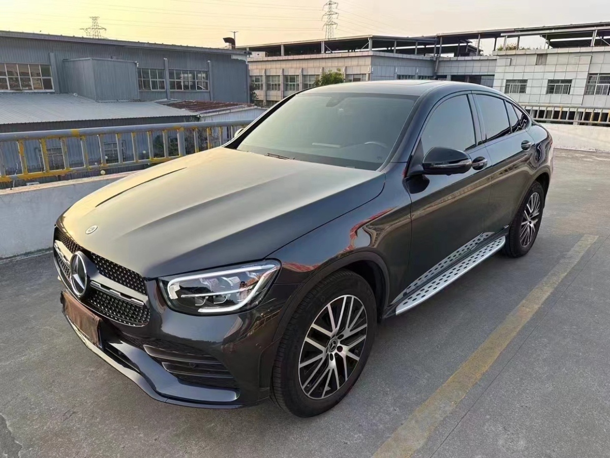 2023年07月奔馳 奔馳GLC  2022款 改款 GLC 260 4MATIC 轎跑SUV