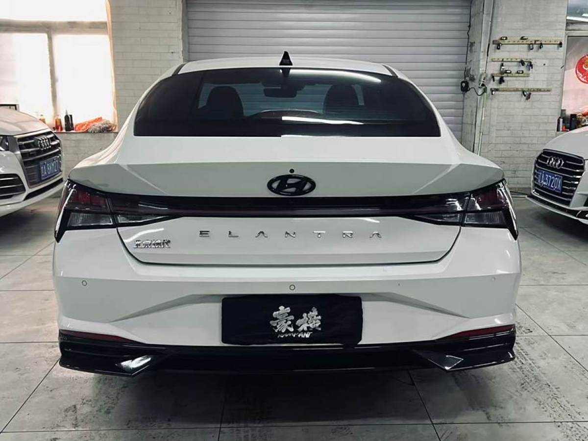 2022年6月現(xiàn)代 伊蘭特  2022款 1.5L CVT LUX尊貴版