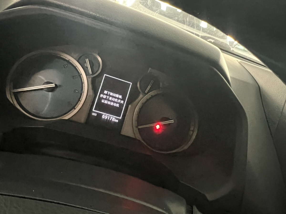 2019年12月丰田 普拉多  2019款 3.5L 自动TX-L尊享版后挂备胎