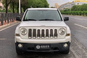 自由客 Jeep 2.0L 運(yùn)動(dòng)增強(qiáng)版