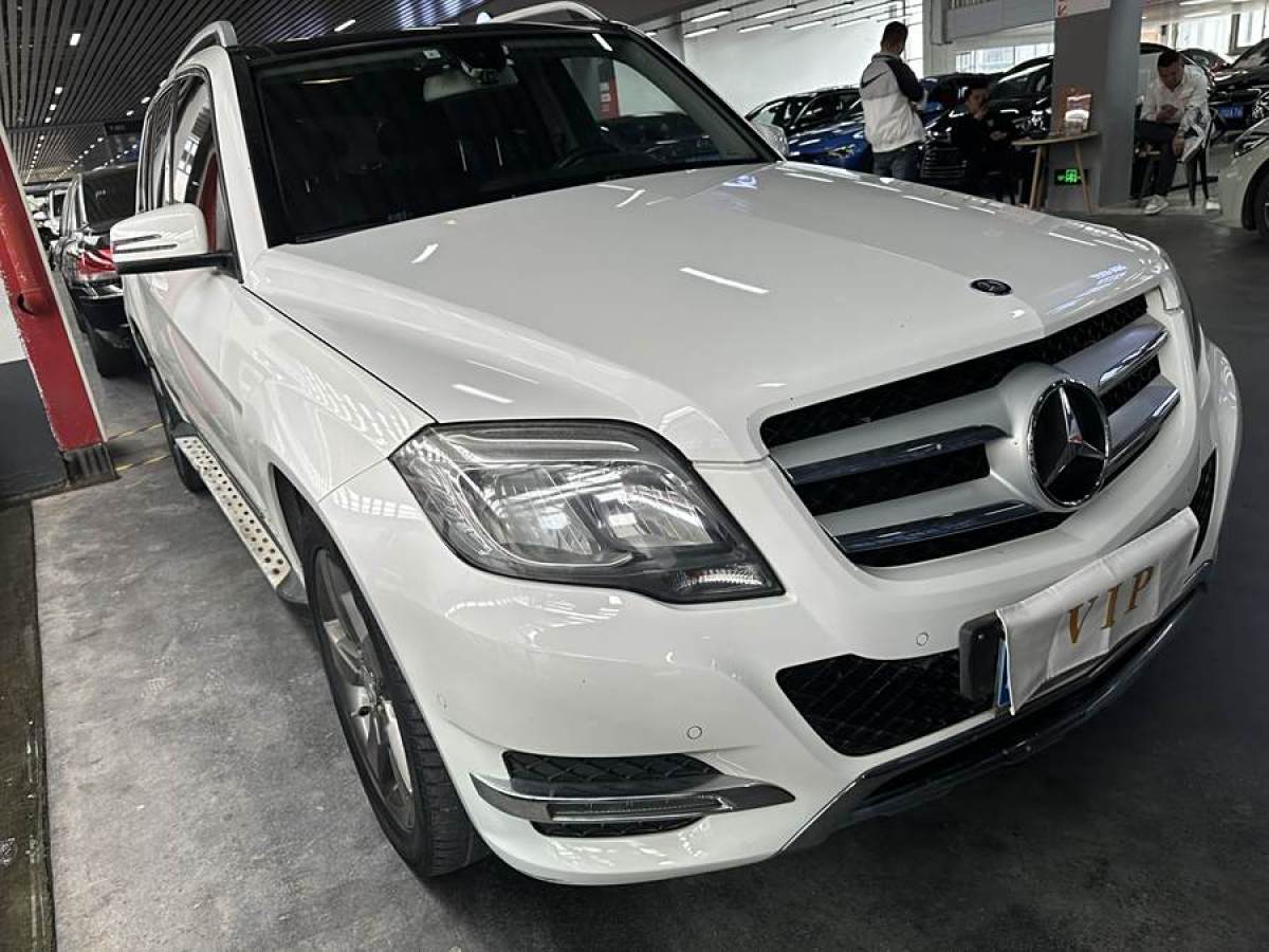 2013年12月奔馳 奔馳GLK級(jí)  2013款 GLK 300 4MATIC 動(dòng)感天窗型