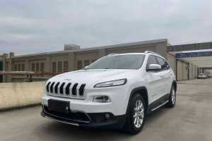 自由光 Jeep 2.0L 優(yōu)越版
