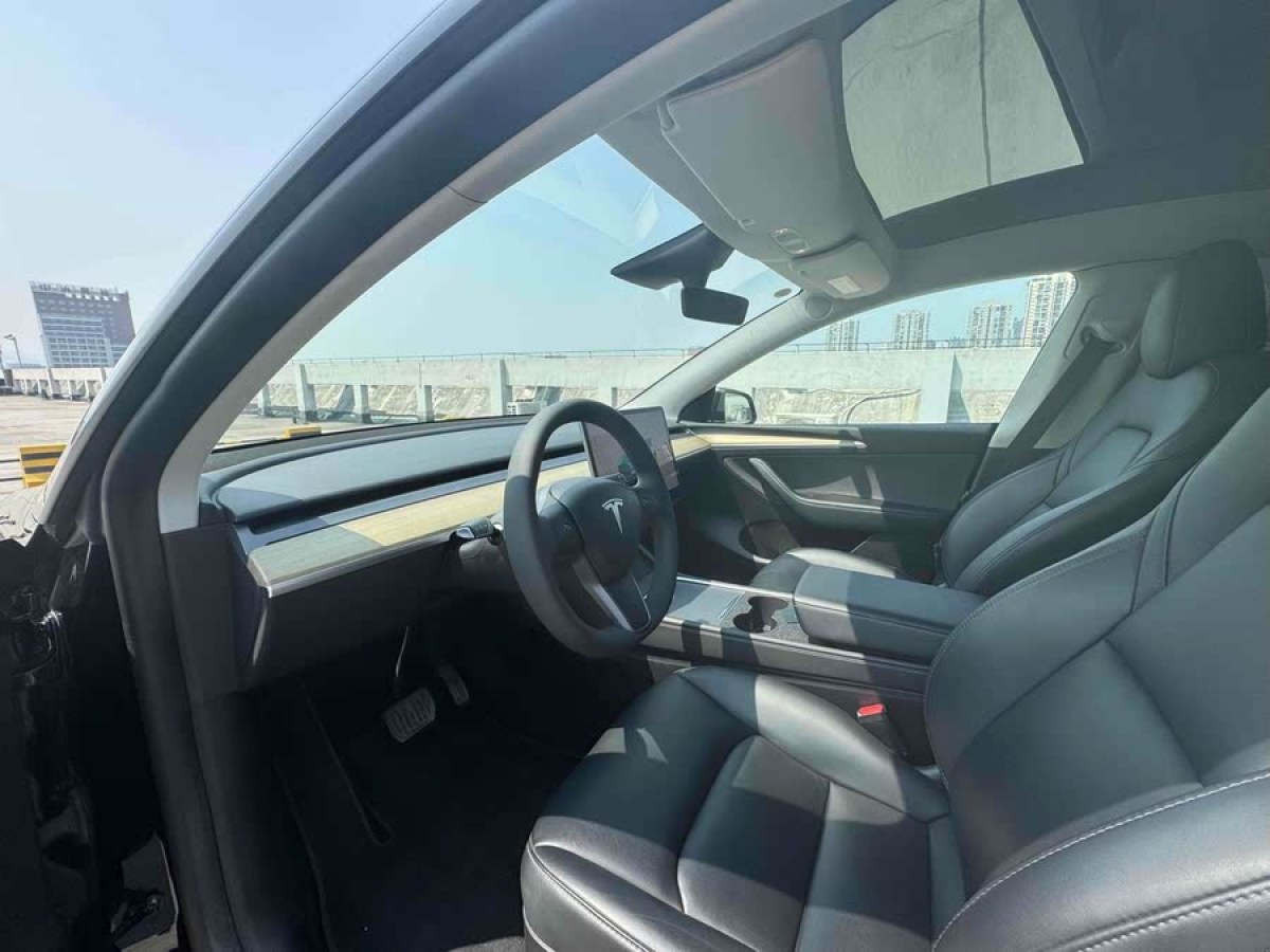 特斯拉 Model Y  2022款 改款 后輪驅(qū)動版圖片